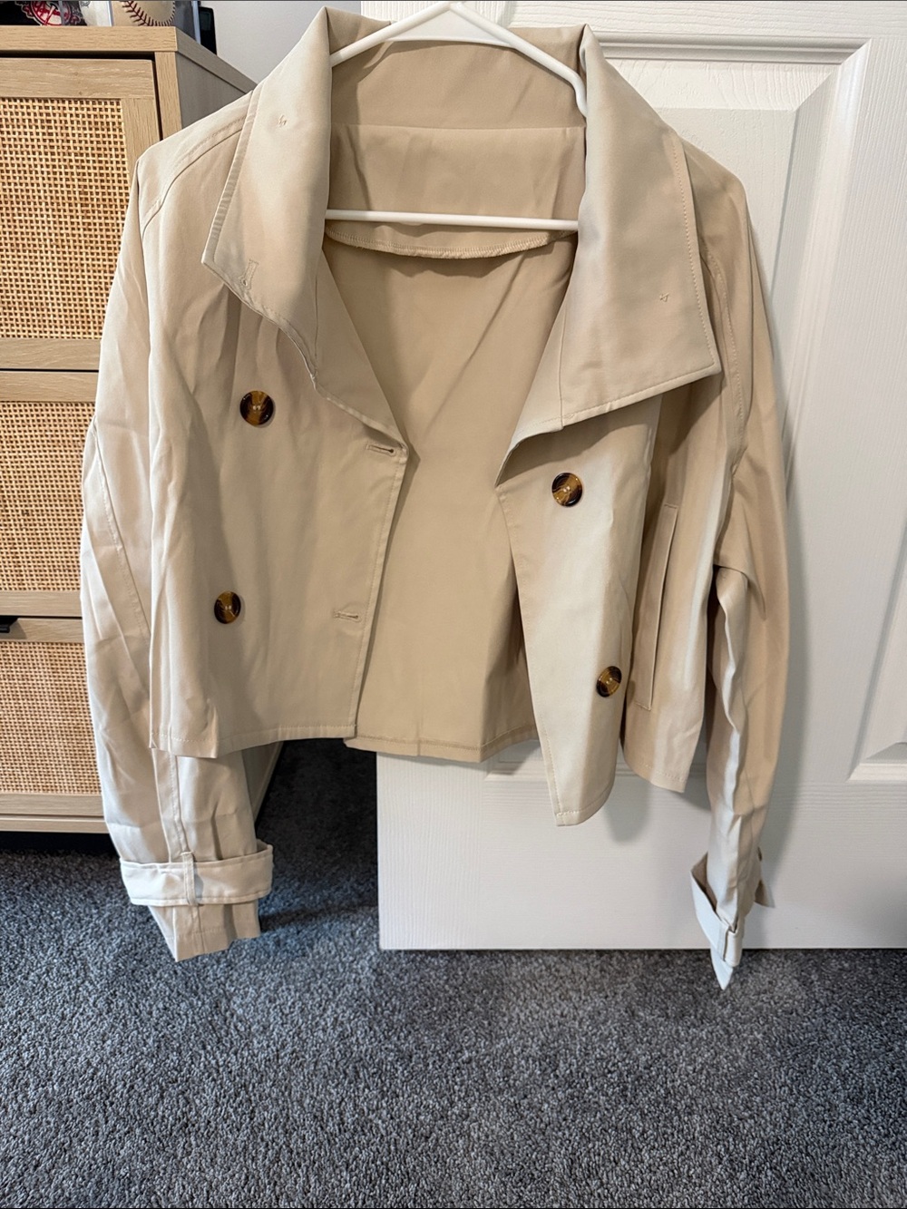 Cropped Beige Trench Coat with Double-Breasted Detail